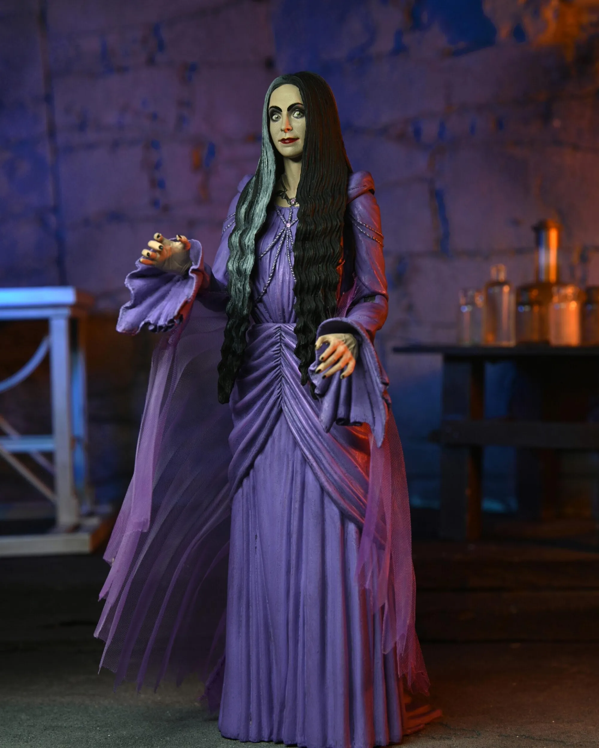 Neca Horror<The Munsters (2022) Ultimate 7 Inch Scale Action Figure - Lily Munster